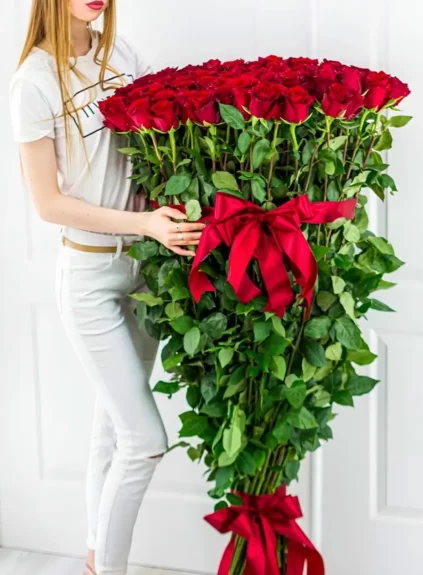 Букет красных роз 130 см