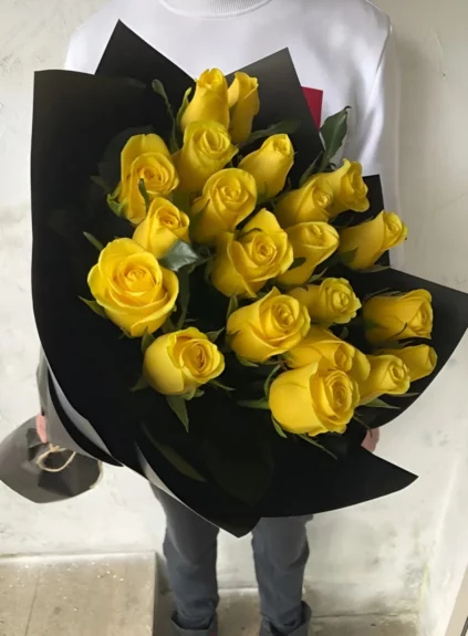Букет из 25 желтых роз