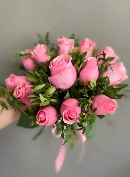 Мини-букет из розовых роз