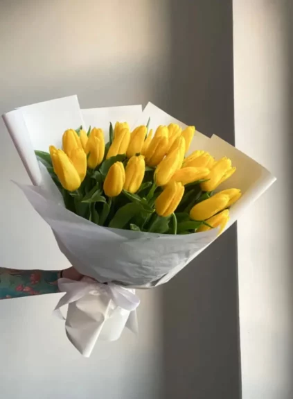31 желтый тюльпан