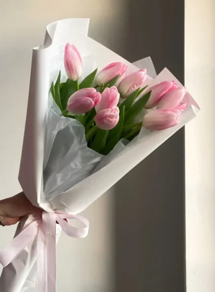 9 розовых тюльпанов
