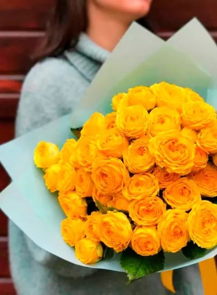 Букет из 35 желтых пионовидных роз