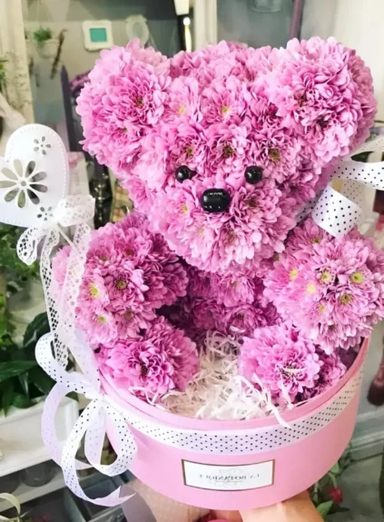 Мишка из хризантем