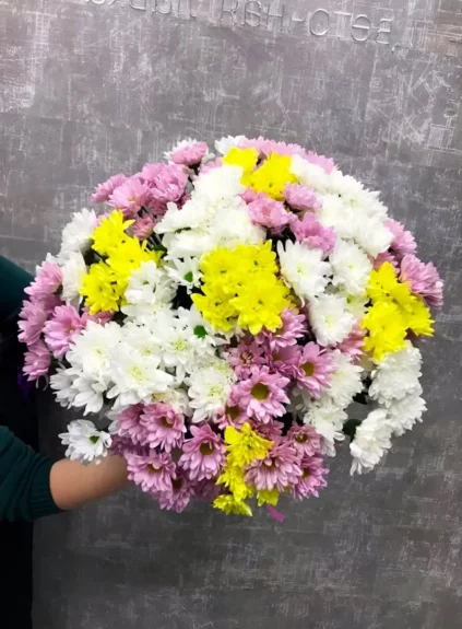 Букет из кустовых хризантем